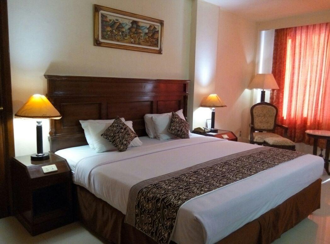 Hotel Merdeka Madiun Exterior foto