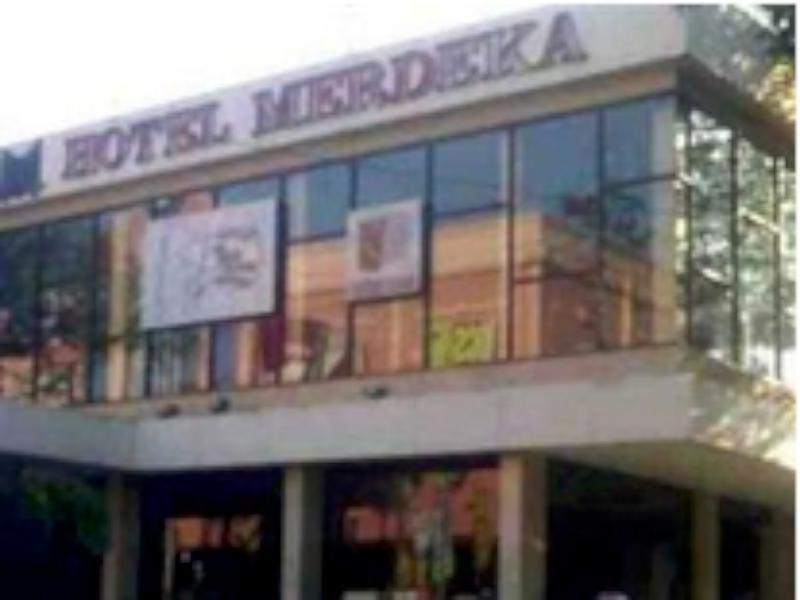 Hotel Merdeka Madiun Exterior foto